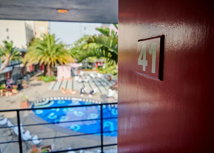 Phoenix Hotel